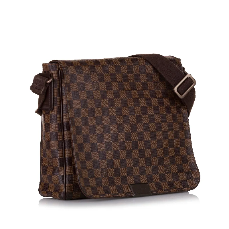 Louis Vuitton Damier Ebene District  PM 35160)