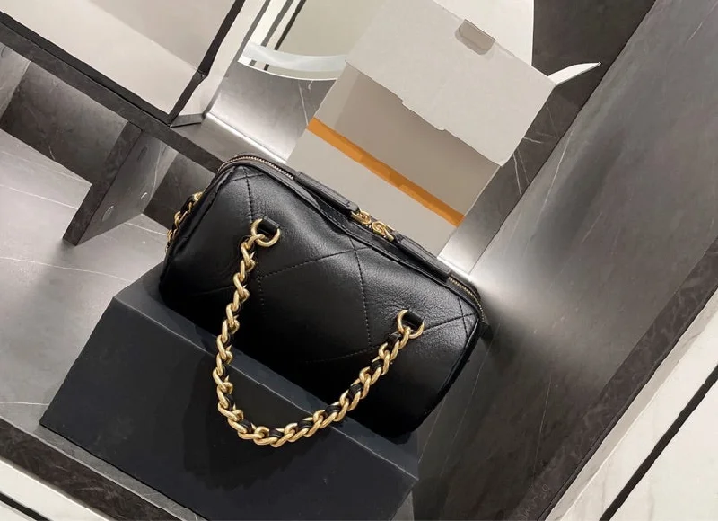 Chanel woman handbag