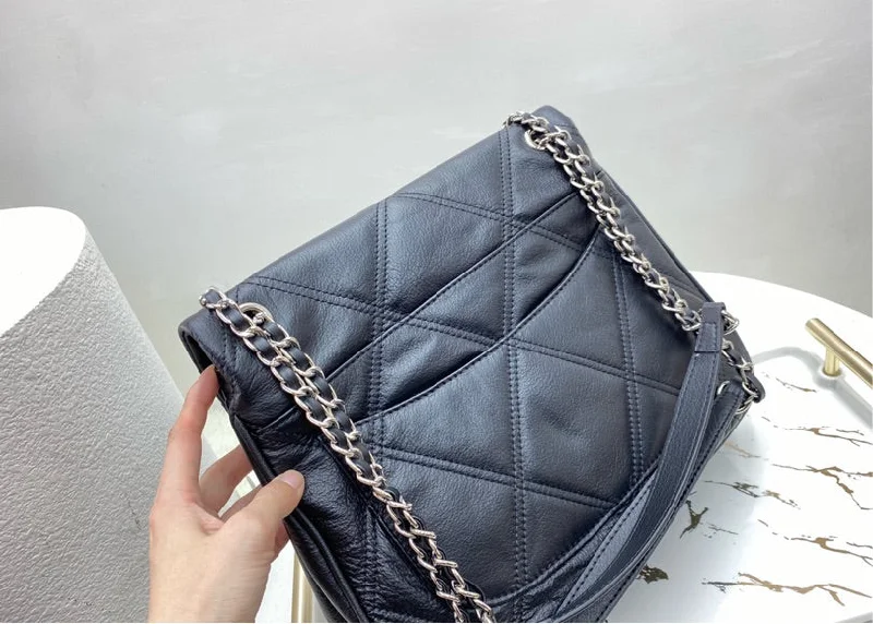 Leather Chanel woman Handbag